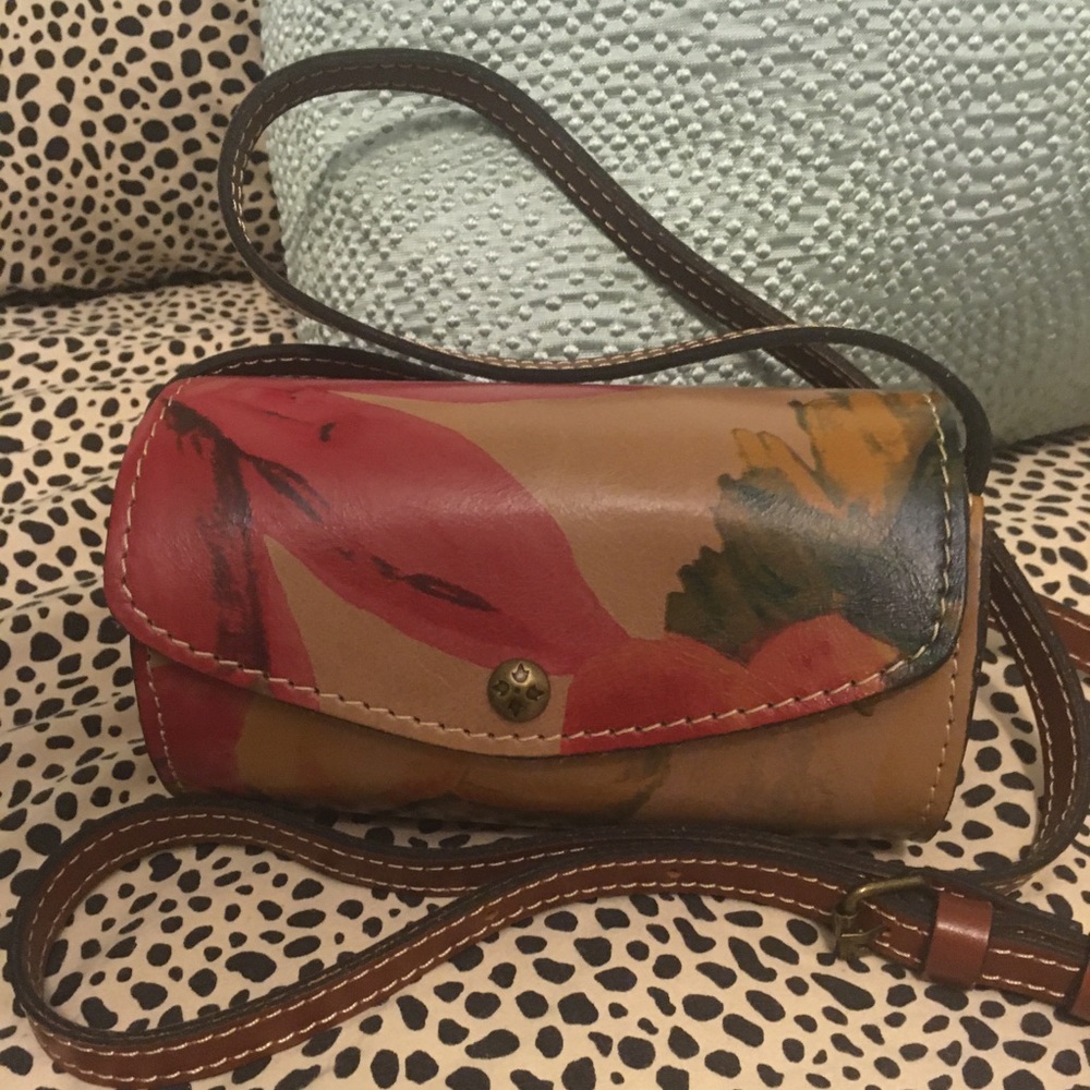 Adorable Patricia Nash crossbody bag